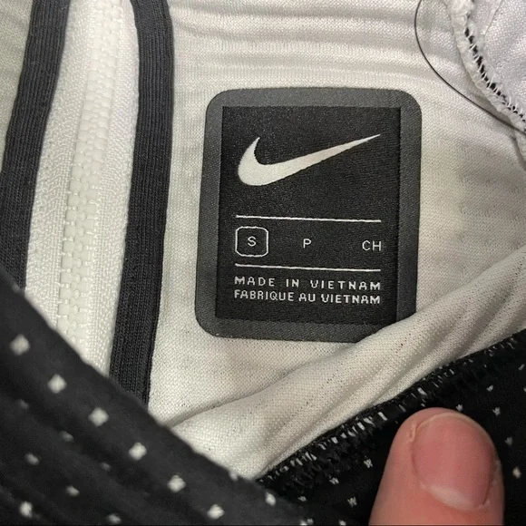 Nike Sportswear Tech Pack Women's Fleece Pullover - Picture 4 of 10